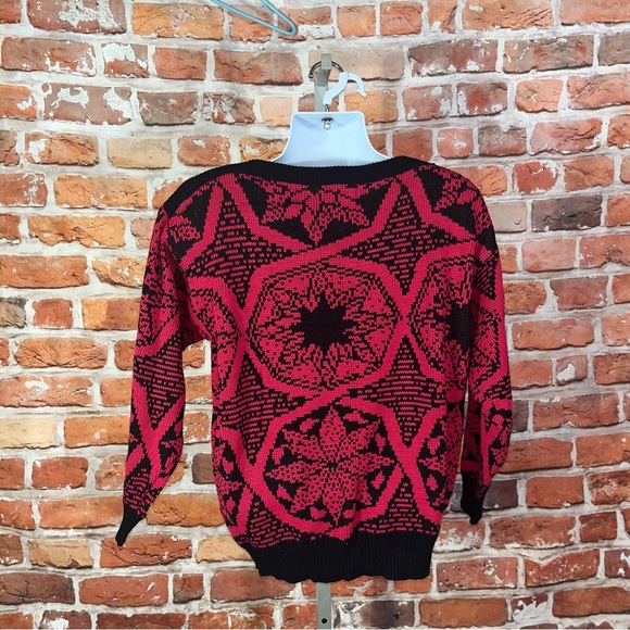 Vintage sweater bright pink and black all over print boat neck collar medium - Picture 3 of 4